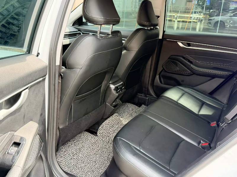GEELY Emgrand 2024 car image #6