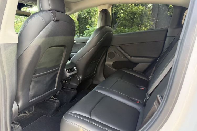 Tesla Model Y 2022 #10 Tesla Model Y 2022 car image #10