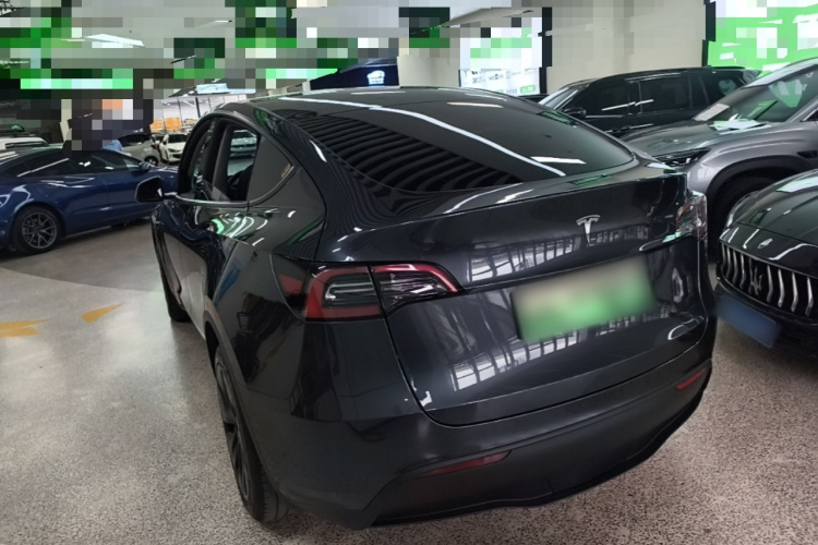 Tesla Model Y 2024 #5 Tesla Model Y 2024 car image #5