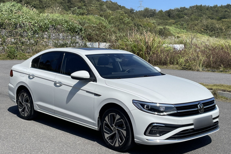 Volkswagen Bora 2023 imagen de coche #4