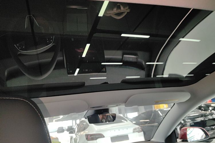 Tesla Model 3 2024 #18 Tesla Model 3 2024 car image #18