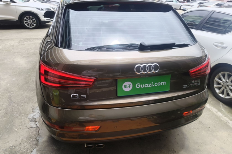 Audi Q3 2018 car image #6