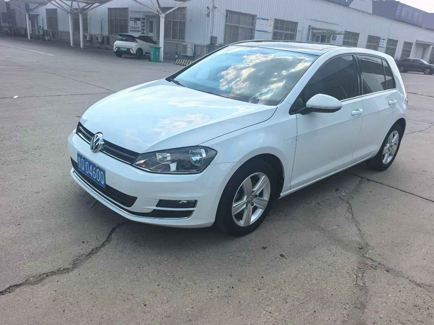 Volkswagen Golf 2014 Volkswagen Golf 2014 car image