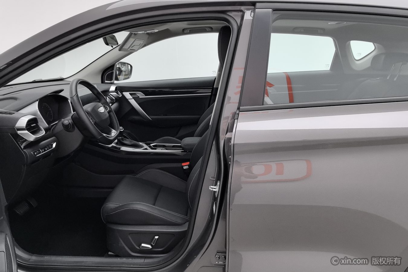 GEELY Coolray 2026 #10 GEELY Coolray 2026 car image #10
