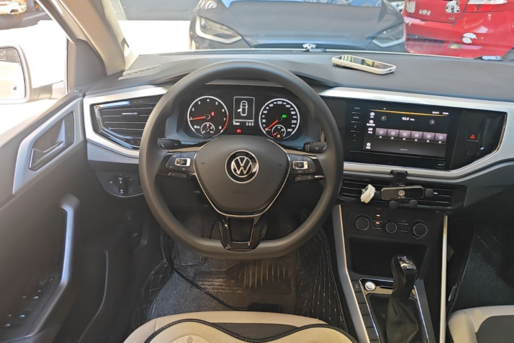 Volkswagen Polo 2021 car image #11