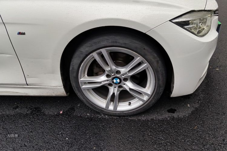BMW 3 Series 2018 car image #9