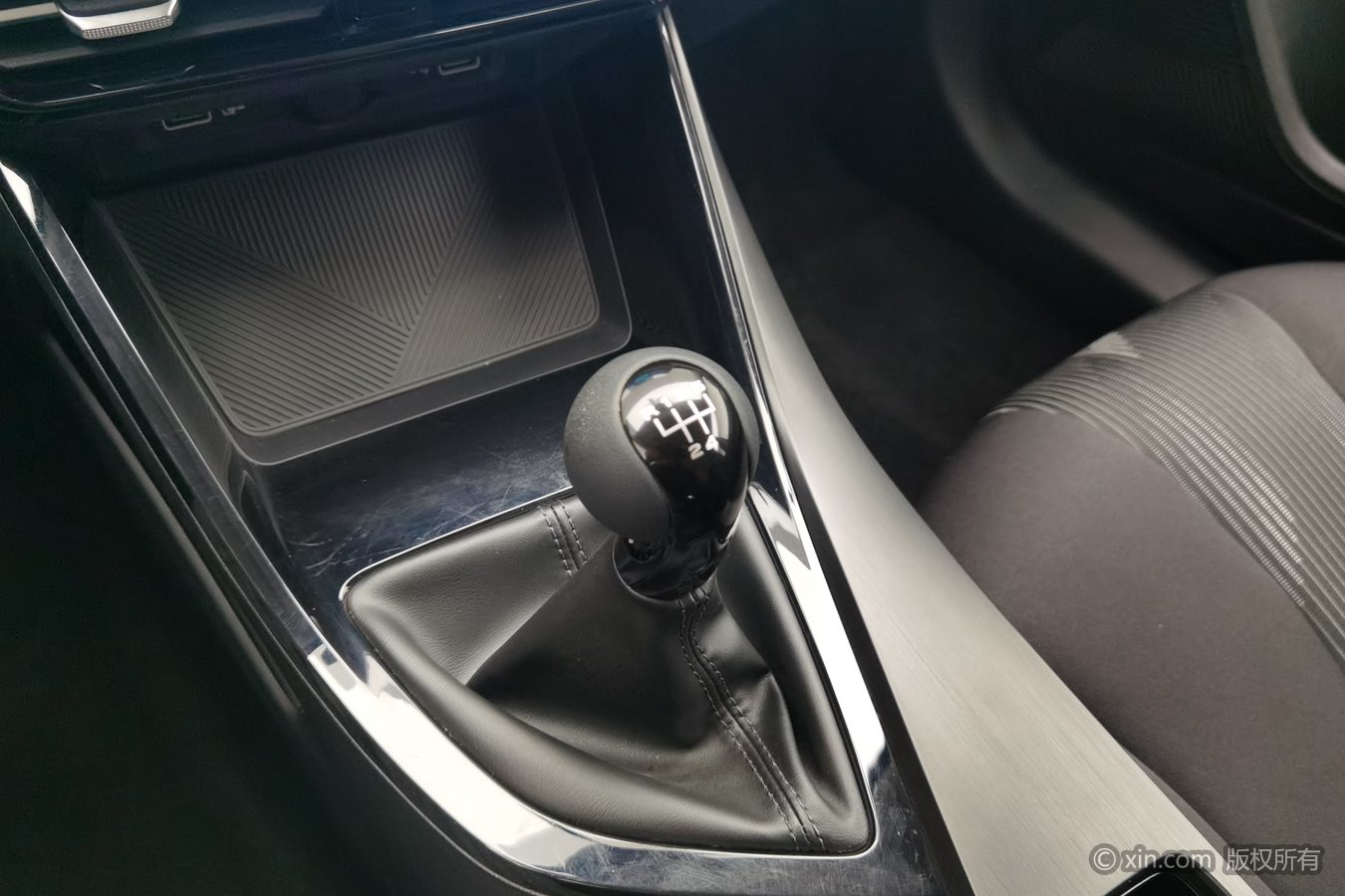 Roewe i5 2023 #14 Roewe i5 2023 imagem de carro #14