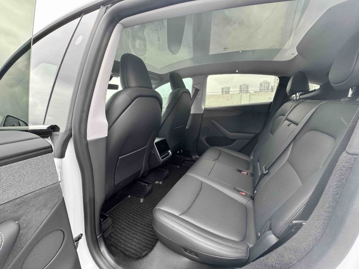 Tesla Model Y 2025 #9 Tesla Model Y 2025 car image #9