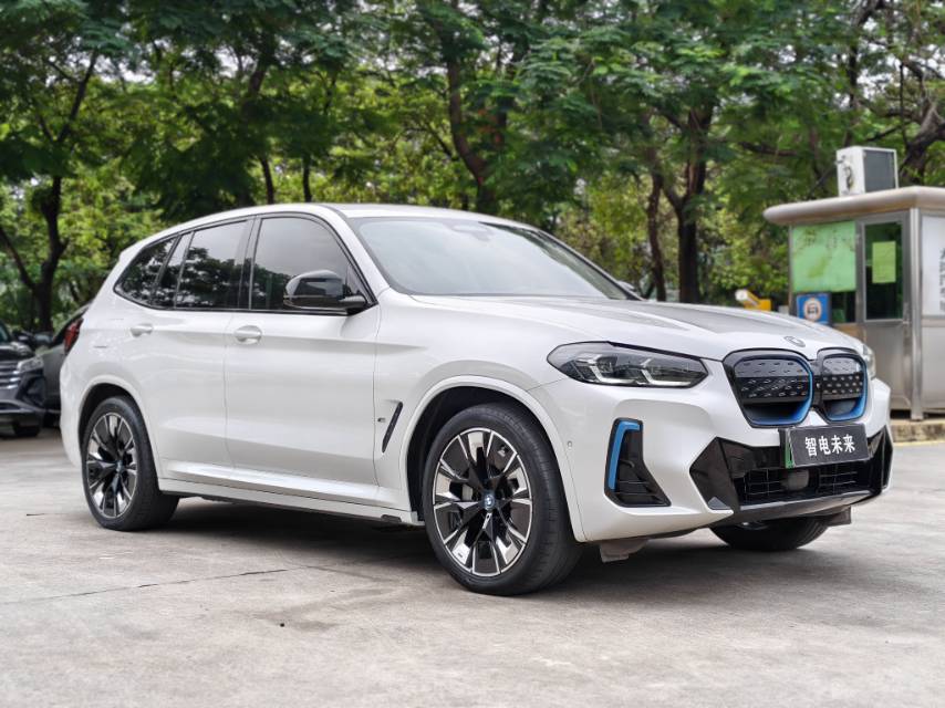 BMW iX3 2021 #2 BMW iX3 2021 car image #2