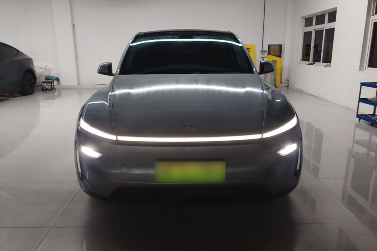 Tesla Model Y 2025 #3 Tesla Model Y 2025 car image #3