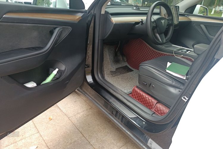 Tesla Model Y 2022 #18 Tesla Model Y 2022 car image #18