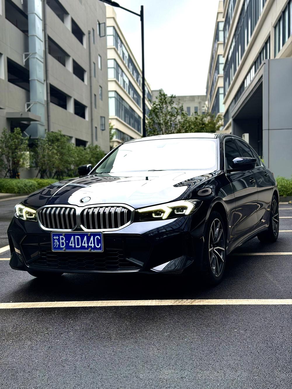 BMW 3 Series 2023 صورة سيارة 