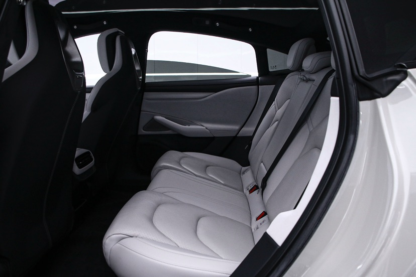 MI SU7 2025 immagine di auto #4