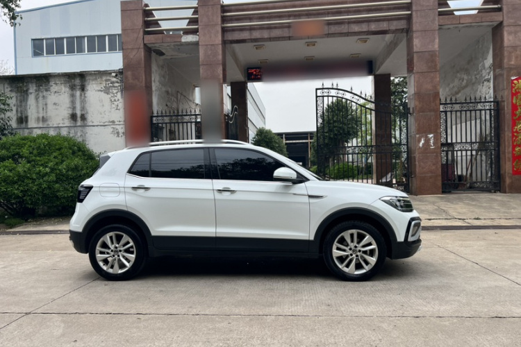 Volkswagen T-Cross 2023 car image #7