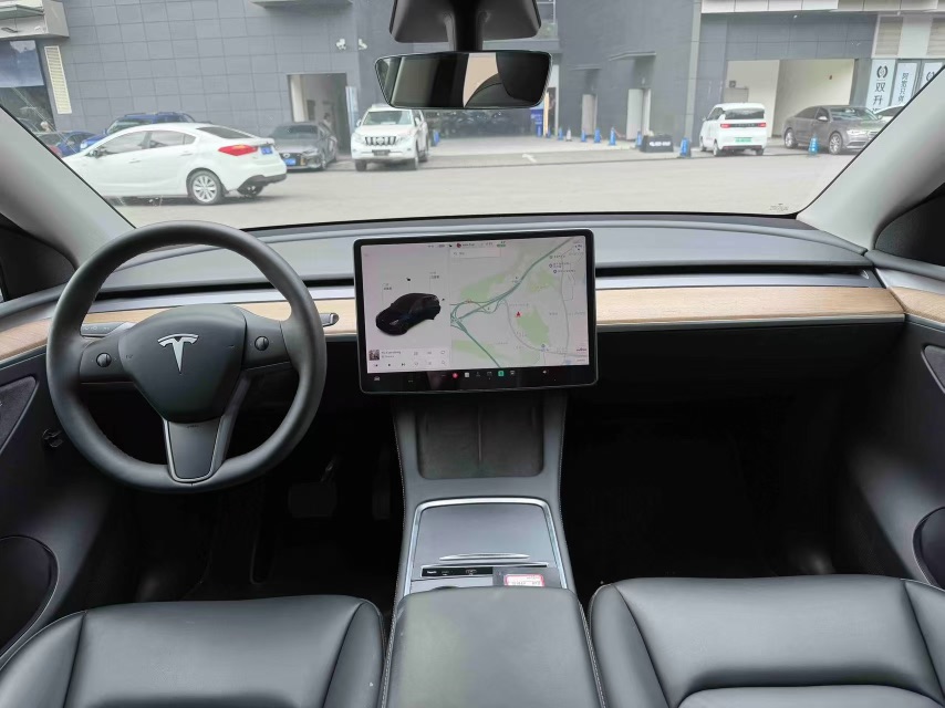 Tesla Model Y 2022 #4 Tesla Model Y 2022 car image #4
