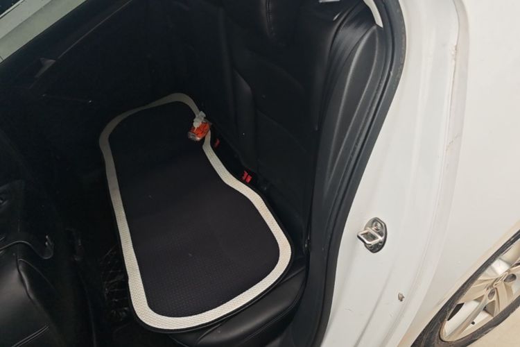 Volkswagen Golf 2016 car image #13