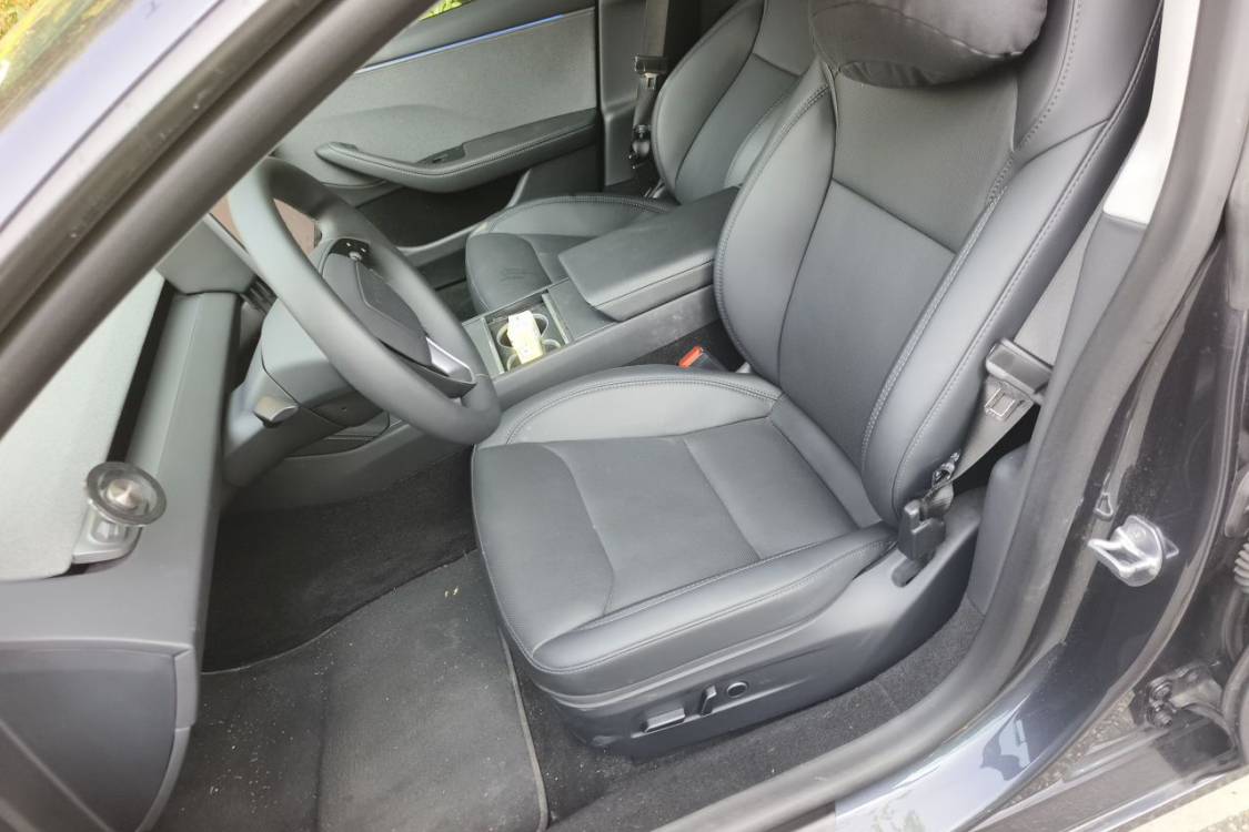Tesla Model 3 2025 car image #20
