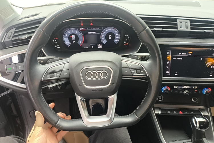 Audi Q3 2021 #11 Audi Q3 2021 car image #11