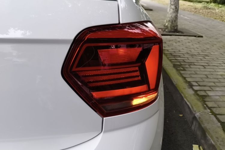 Volkswagen Polo 2022 car image #8