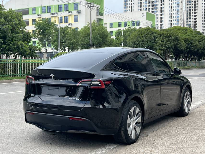 Tesla Model Y 2022 #9 Tesla Model Y 2022 car image #9