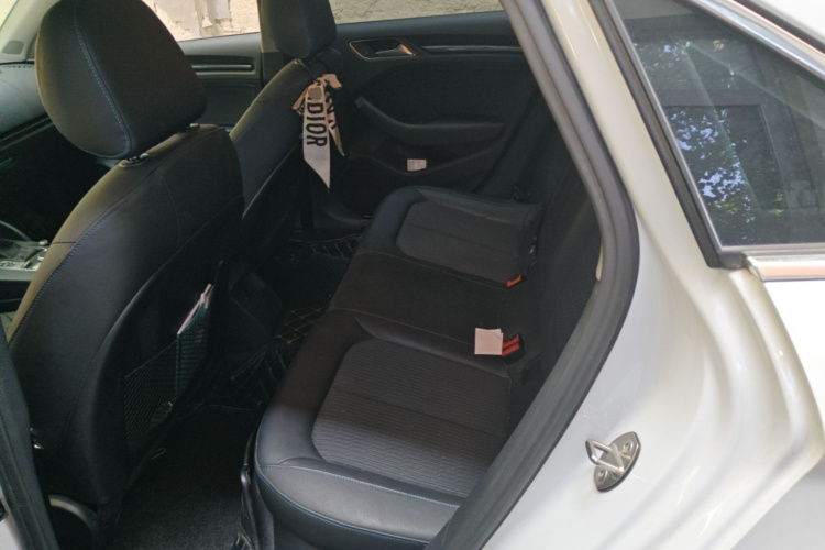 Audi A3 2019 car image #17