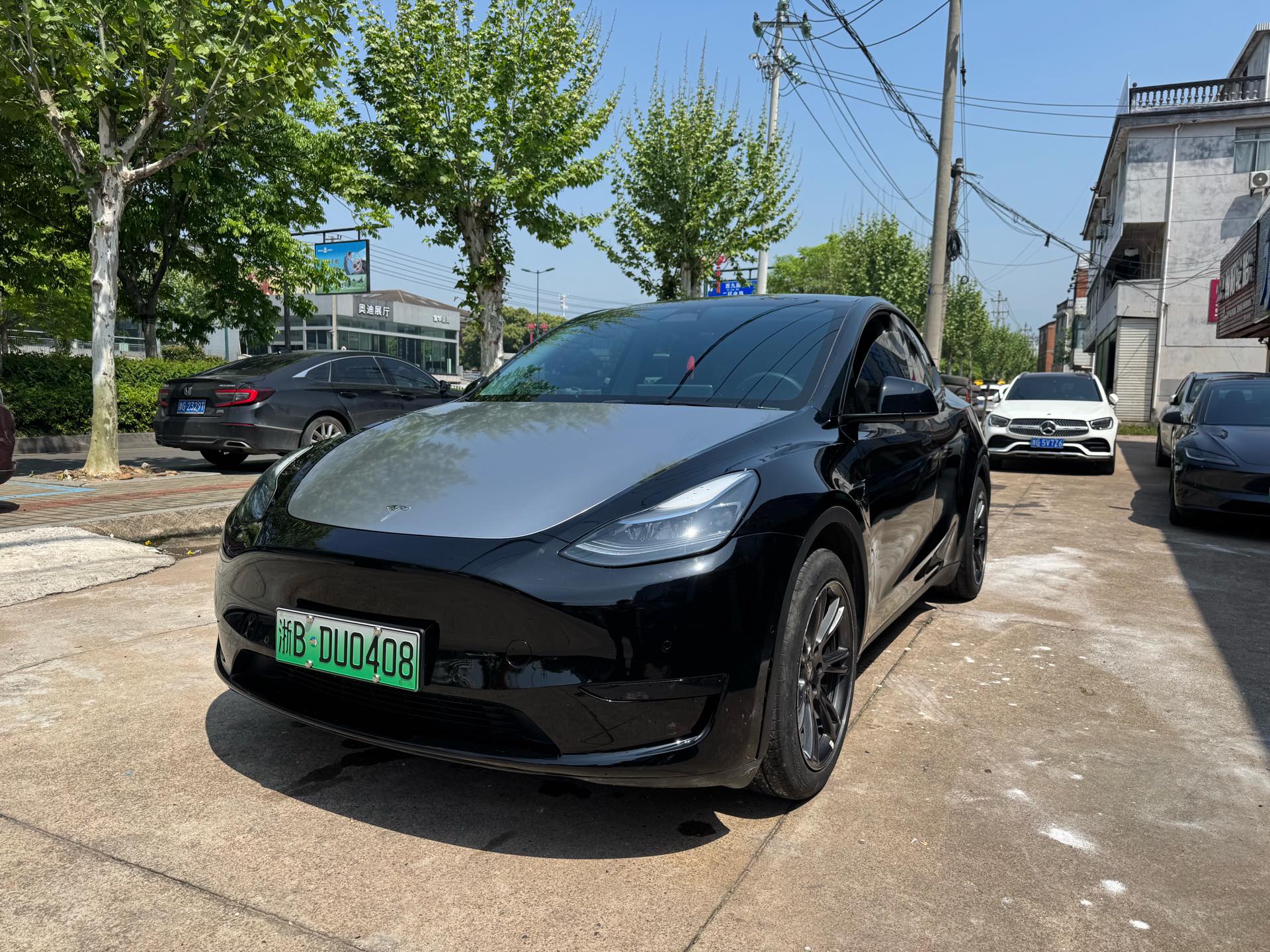Tesla Model Y 2024 Tesla Model Y 2024 car image