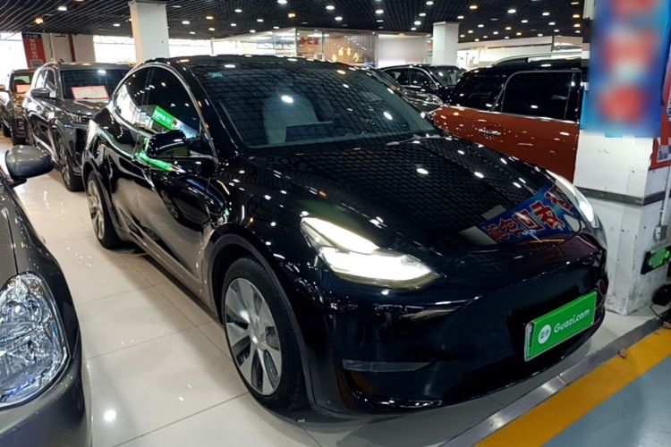 Tesla Model Y 2022 #4 Tesla Model Y 2022 car image #4