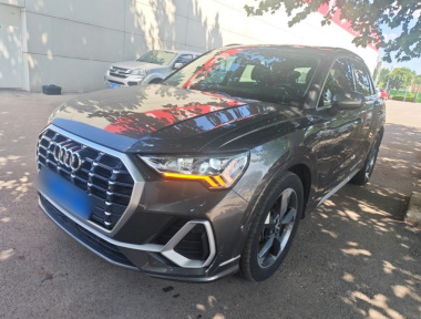 Audi Q3 2021 car image 