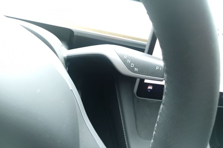 Tesla Model Y 2022 car image #14