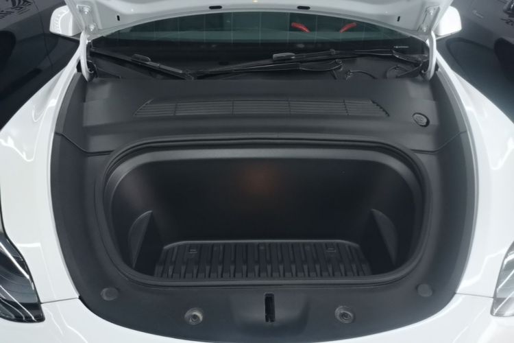 Tesla Model Y 2024 #20 Tesla Model Y 2024 immagine di auto #20