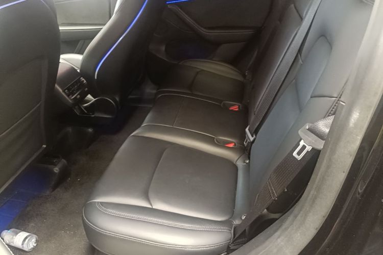 Tesla Model Y 2023 immagine di auto #17