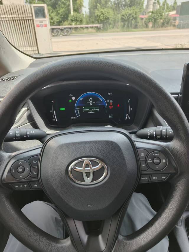 Toyota Corolla Cross 2024 immagine di auto #3
