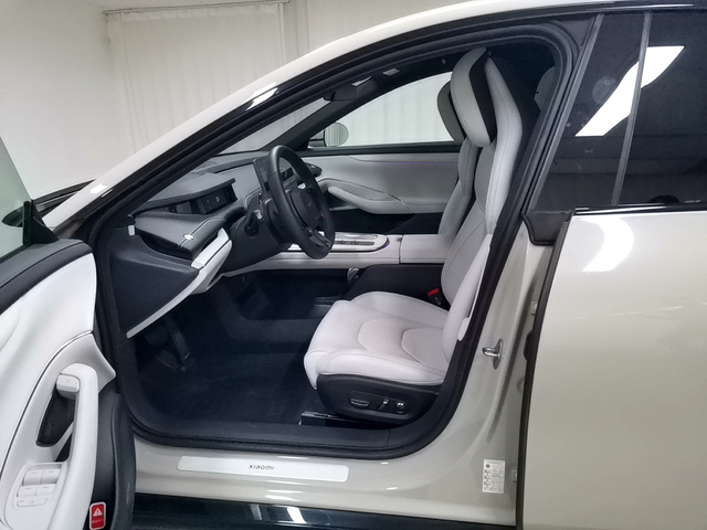 MI SU7 2024 imagen de coche #13