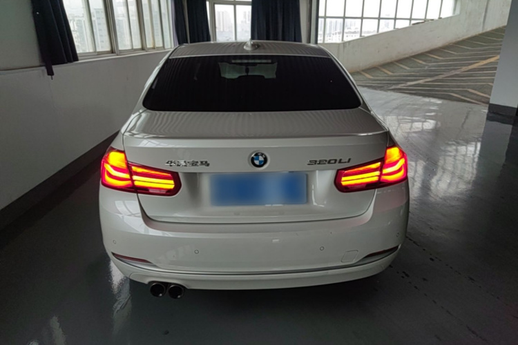 BMW 3 Series 2019 #4 BMW 3 Series 2019 immagine di auto #4