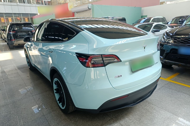 Tesla Model Y 2023 #5 Tesla Model Y 2023 immagine di auto #5