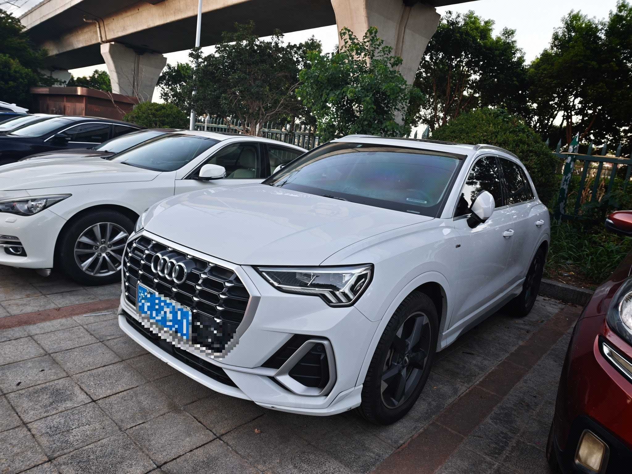 Audi Q3 2019 car image 
