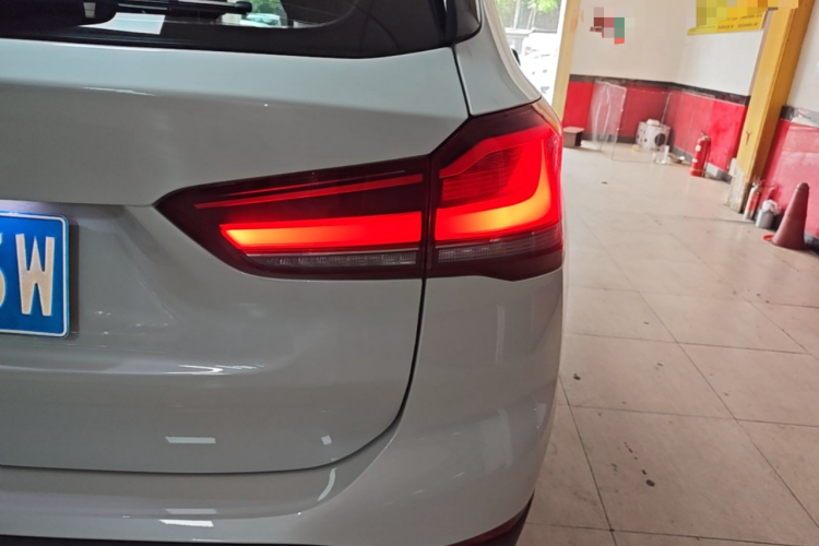BMW X1 2022 car image #8