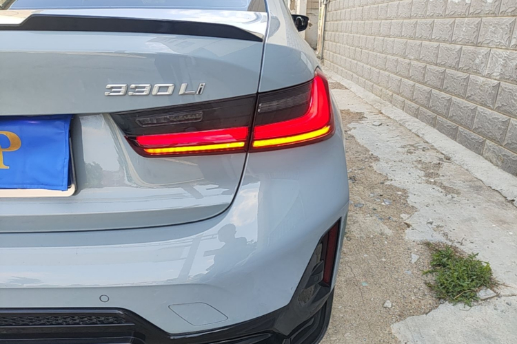 BMW 3 Series 2025 #8 BMW 3 Series 2025 car image #8