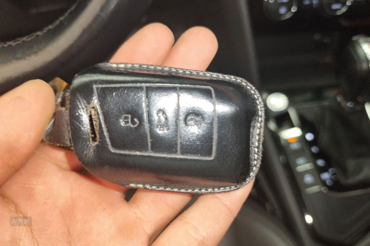 Volkswagen Tharu 2019 immagine di auto #10