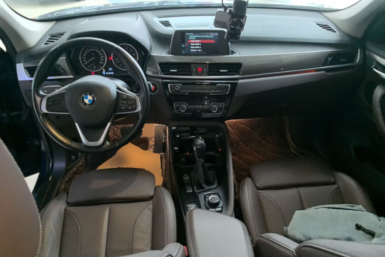 BMW X1 2018 car image #10