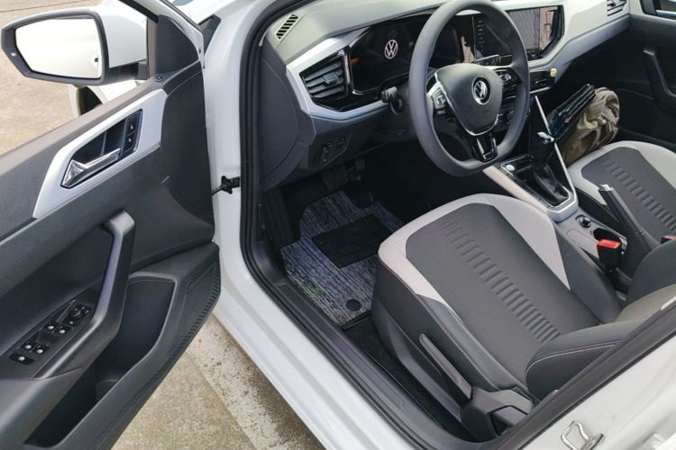 Volkswagen Polo 2023 car image #16