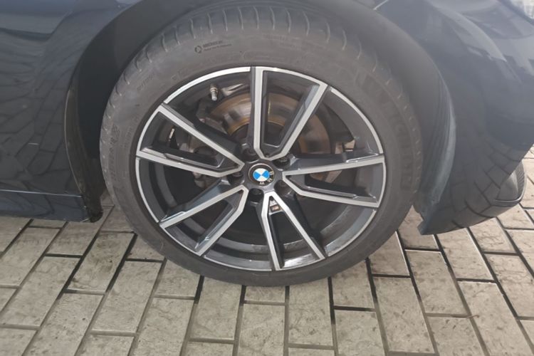 BMW 3 Series 2024 #9 BMW 3 Series 2024 car image #9