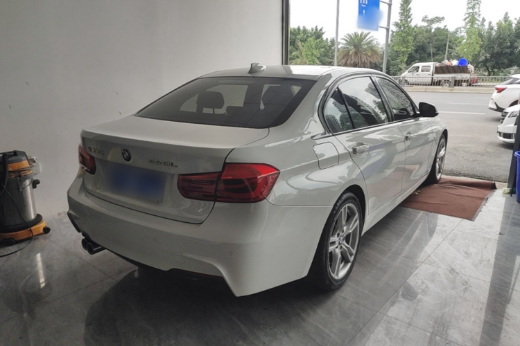 BMW 3 Series 2018 #7 BMW 3 Series 2018 car image #7