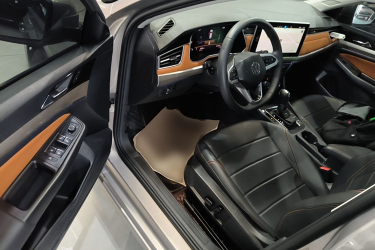 Volkswagen Bora 2023 car image #16