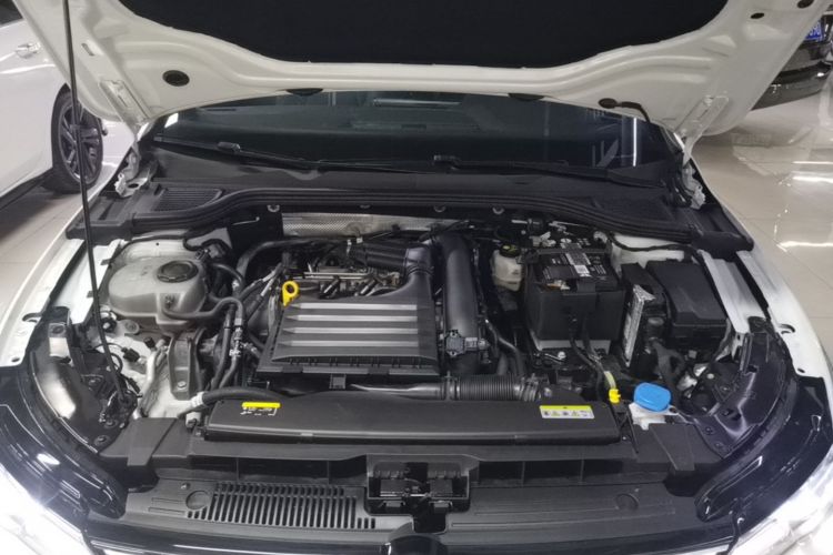 Volkswagen Golf 2024 car image #20