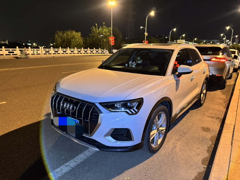 Audi Q3 2023 Audi Q3 2023 immagine di auto
