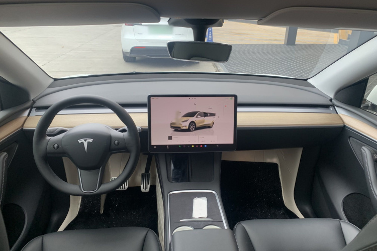 Tesla Model Y 2023 #10 Tesla Model Y 2023 صورة سيارة #10