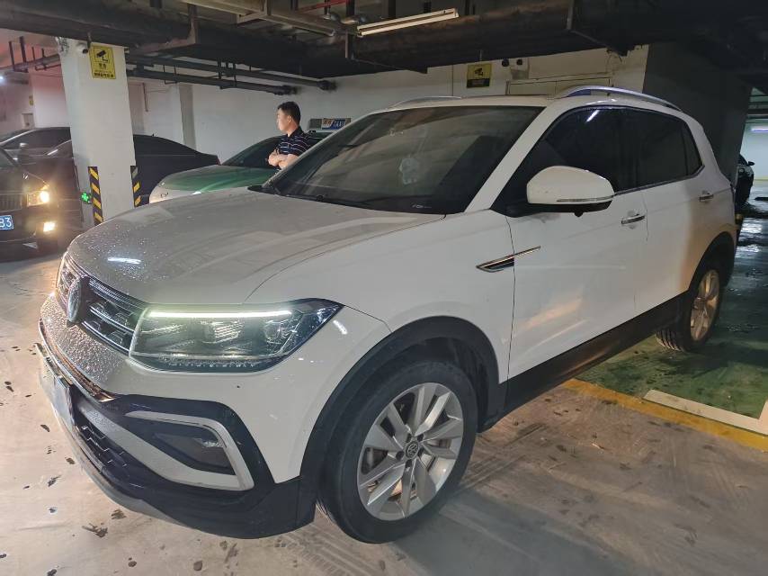 Volkswagen T-Cross 2020 car image 