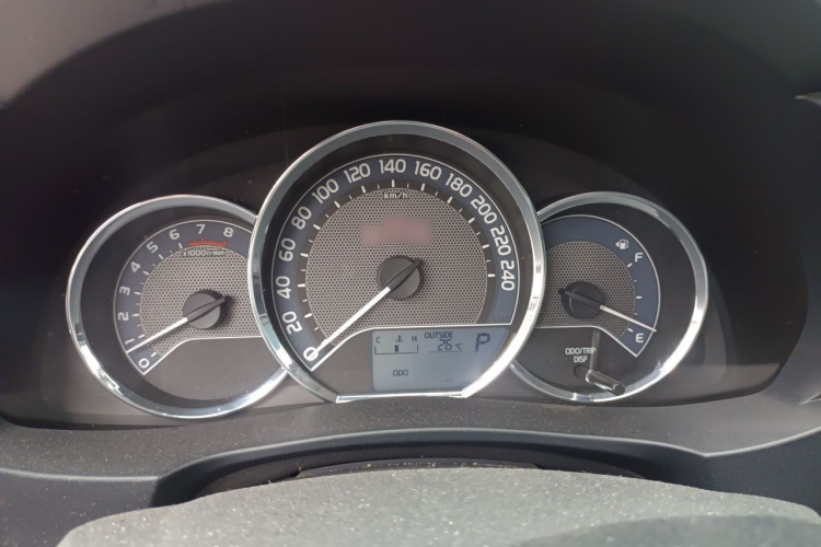 2015 car image #16