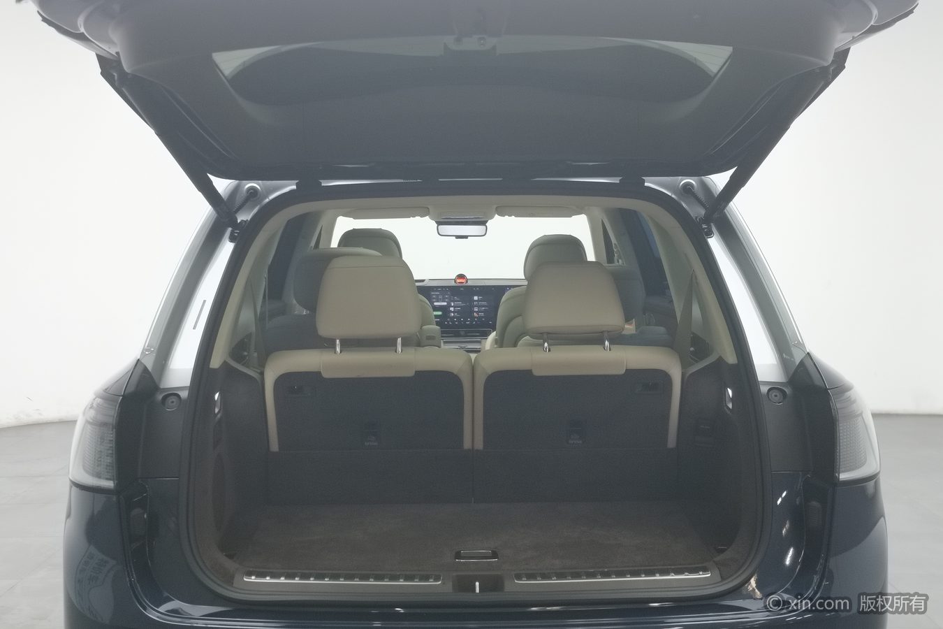 2025 car image #17